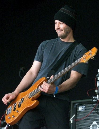 153942-keanu-reeves-actor-and-guitarist-of-the-rock-band-dogstar-performs-dur